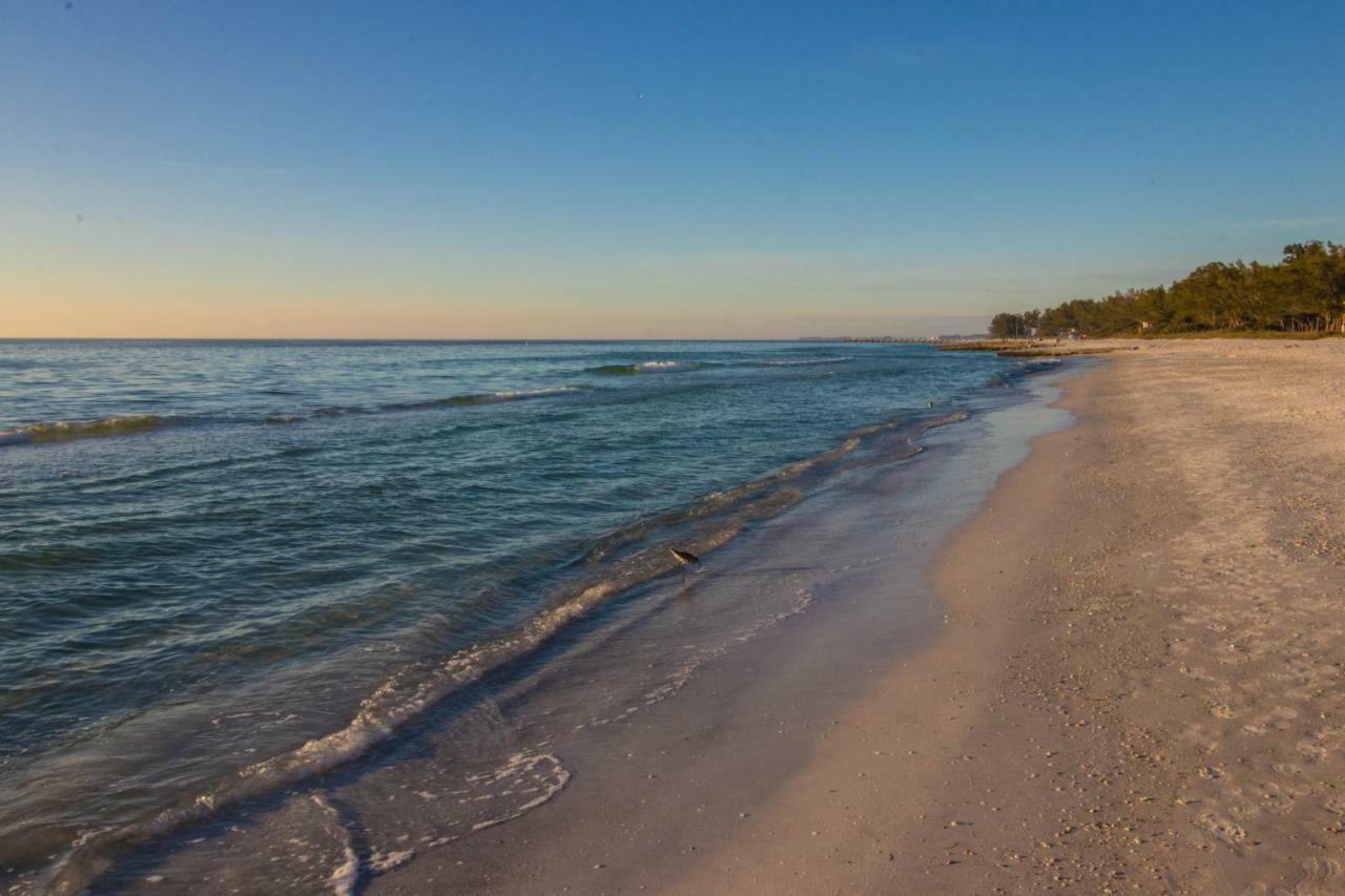 Safari Suite Bradenton Beach Ngoại thất bức ảnh